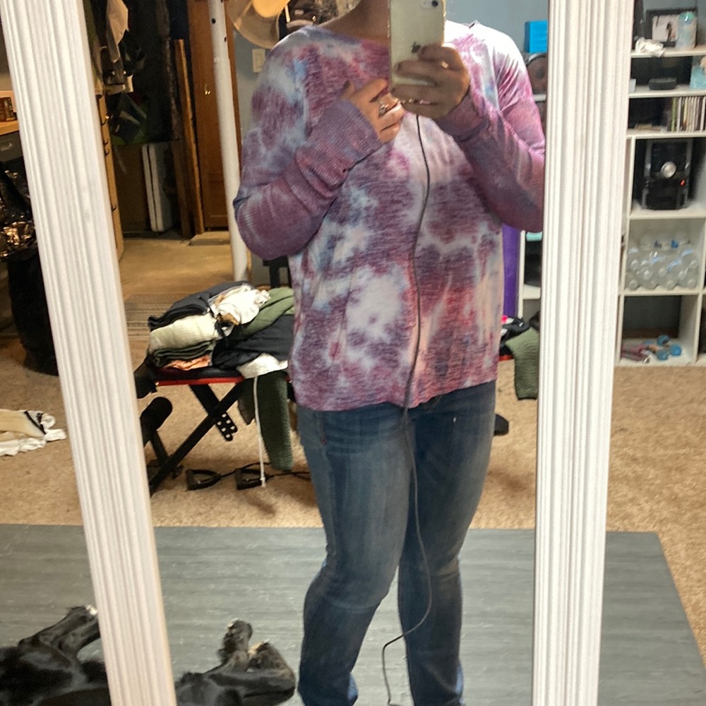 Tie die top